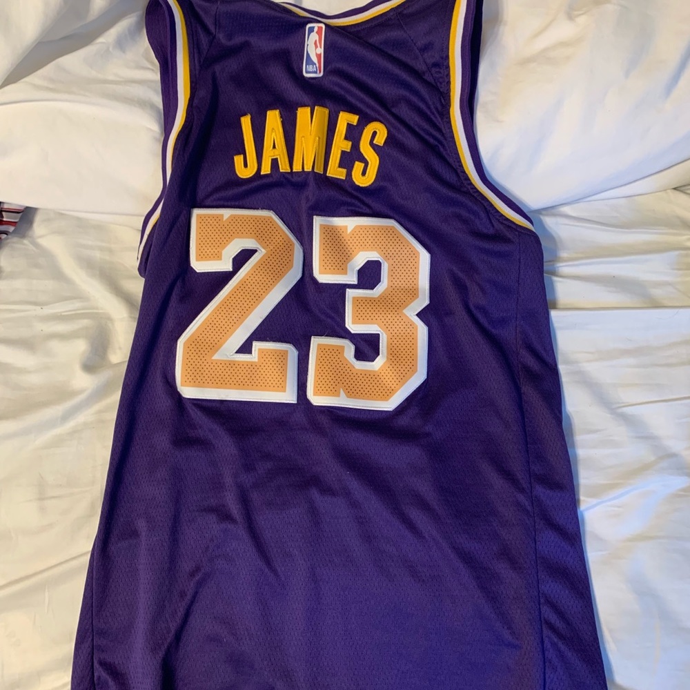 Lebron James Lakers jersey